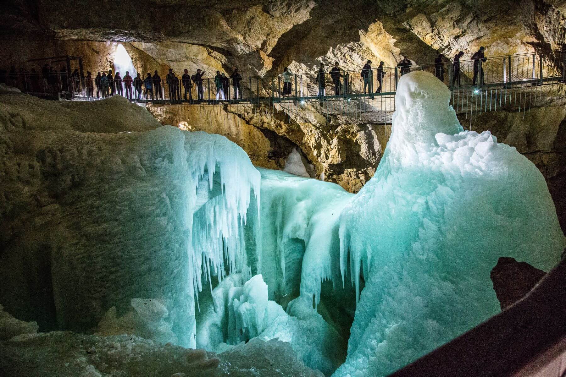Dachstein Riesen-Eishöhle