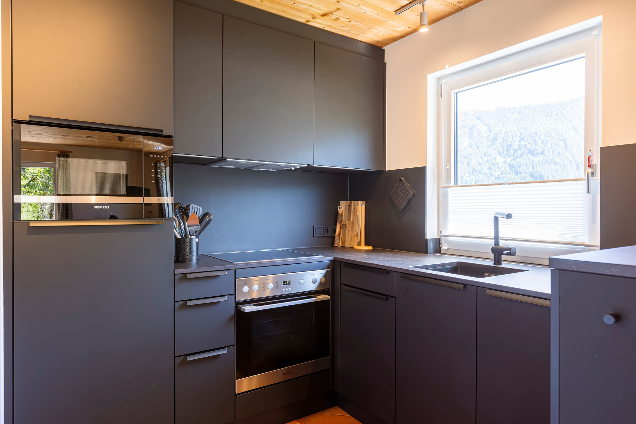 Kitchen Alpendorf Dachstein West