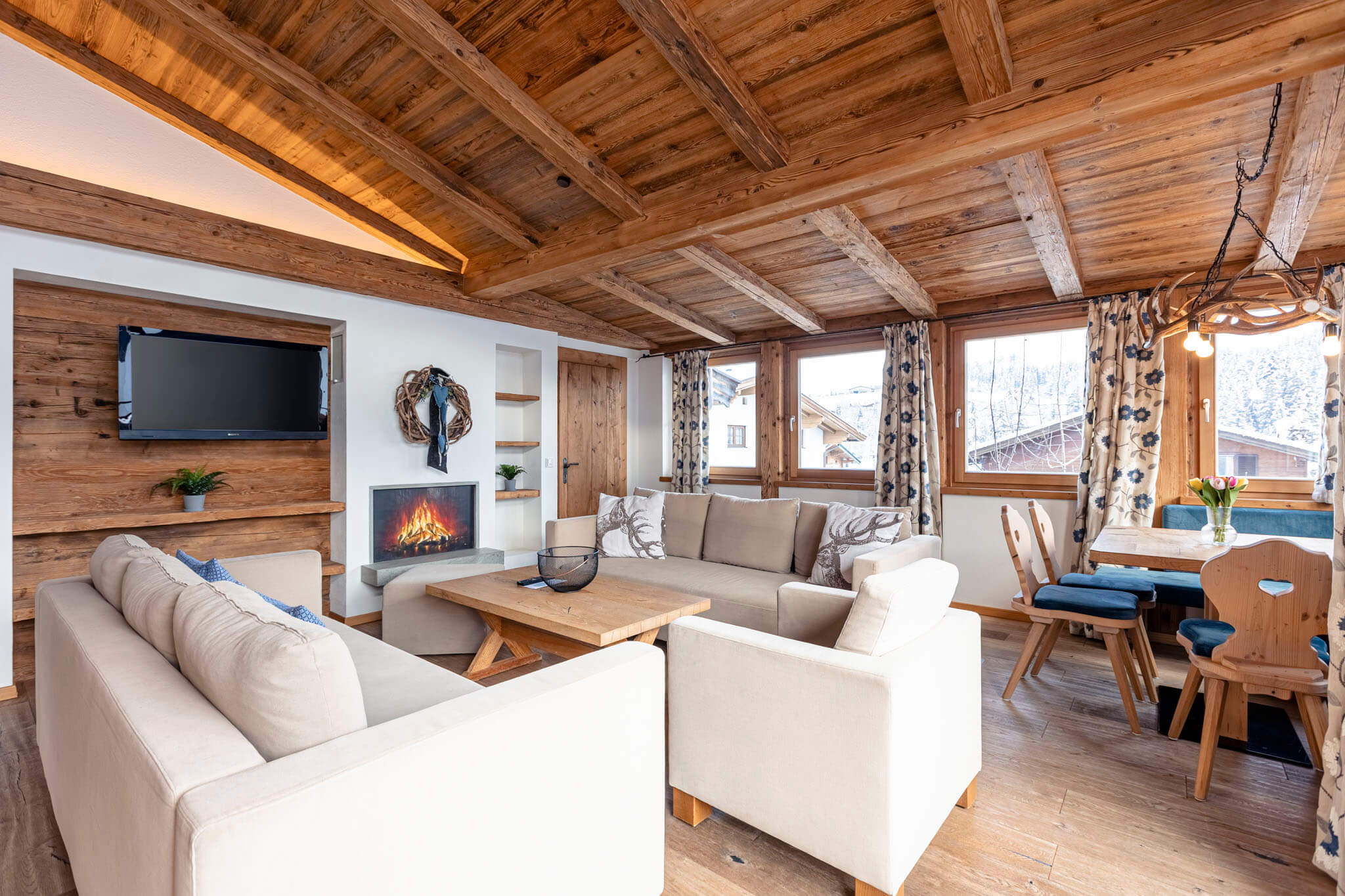 Wohnbereich Penthouse Hahnenkamm - Dorfresort Kitzbühel
